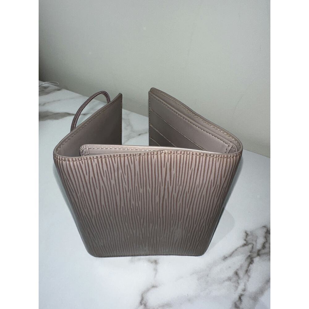 Louis Vuitton Taupe Leather Epi Wallet - Elegant and Stylish - Picture 3 of 4